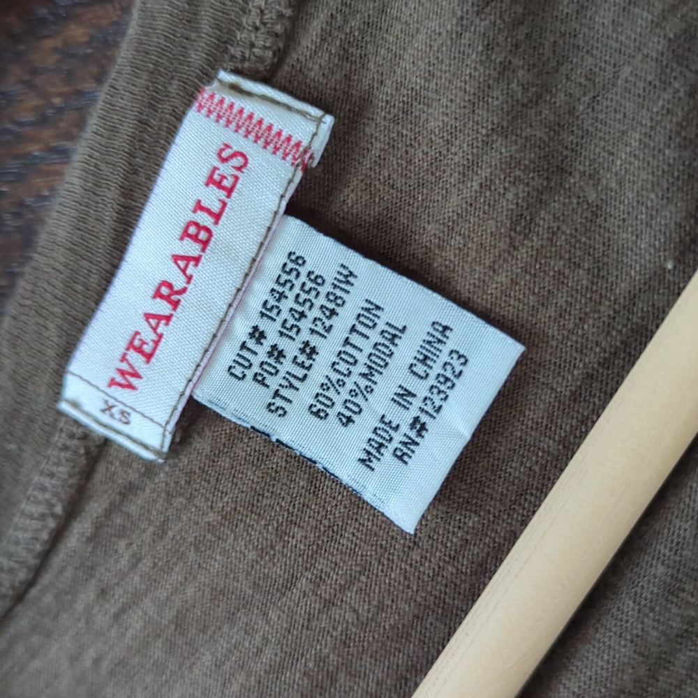 WEARABLES XCVI I Sylvan Pigment Brown Split Neck 3/4 Dolman Sleeve Shirt, XS - Picture 7 of 12